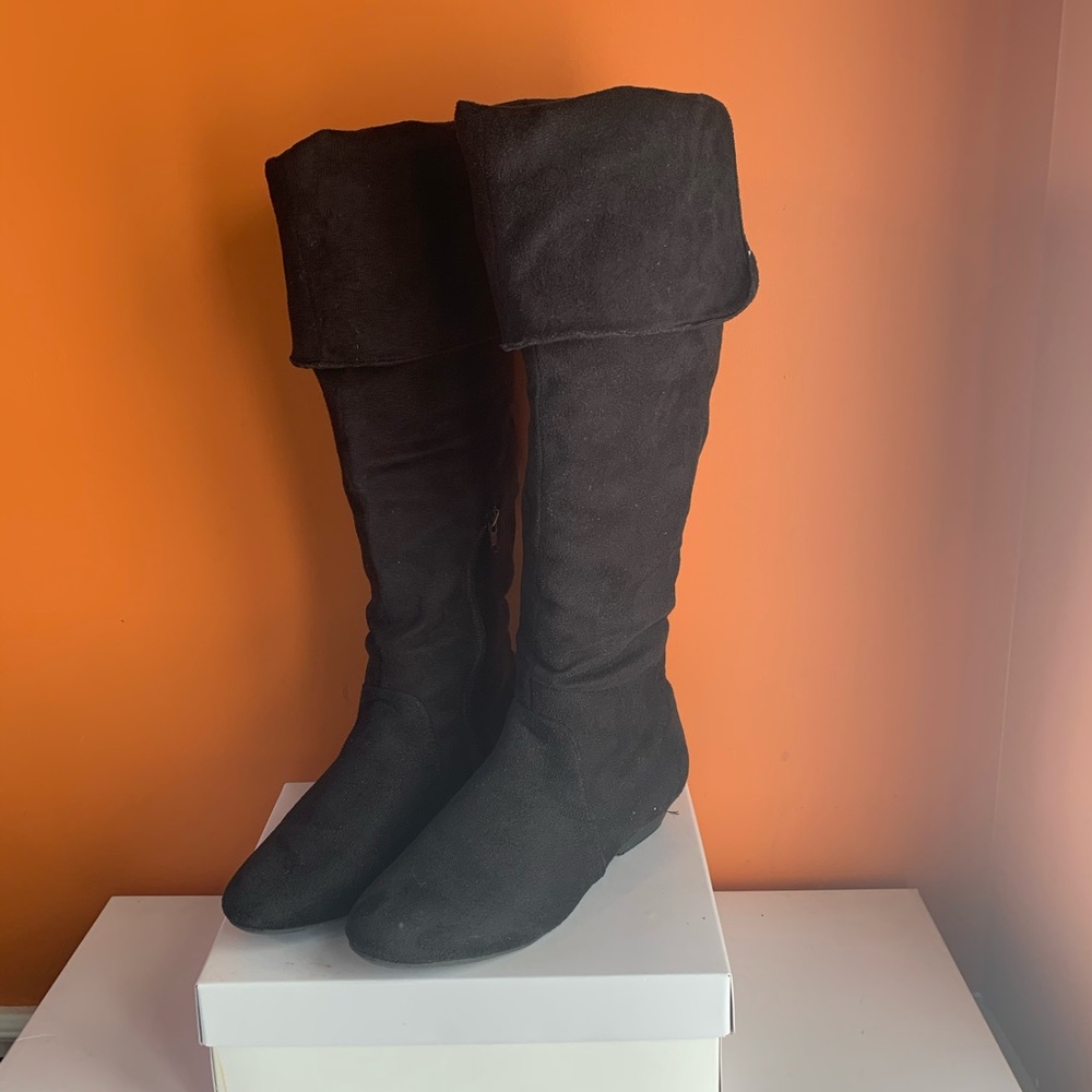 Black fall boots